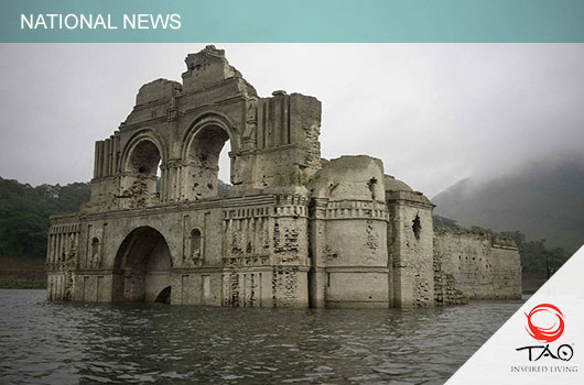 The Nezahualcóyotl reservoir is down 25 meters, revealing 17th-century ruins!